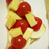 トマト　チーズ　エッグトースト